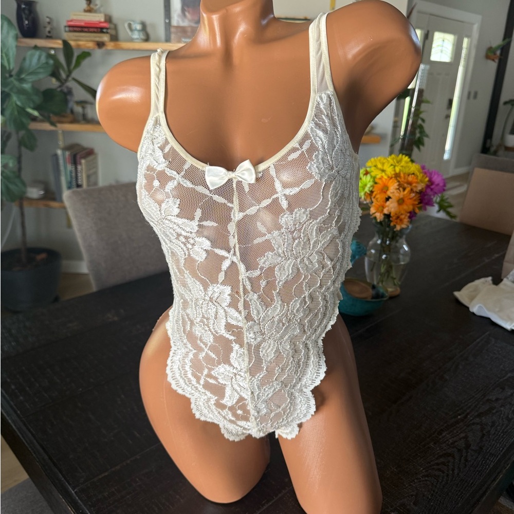 Vintage Victoria’s Secret Lace Bodysuit Teddy Cream Sheer Floral High Cut Small
